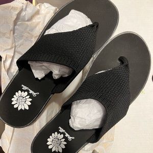 New Yellowbox black sandals 9